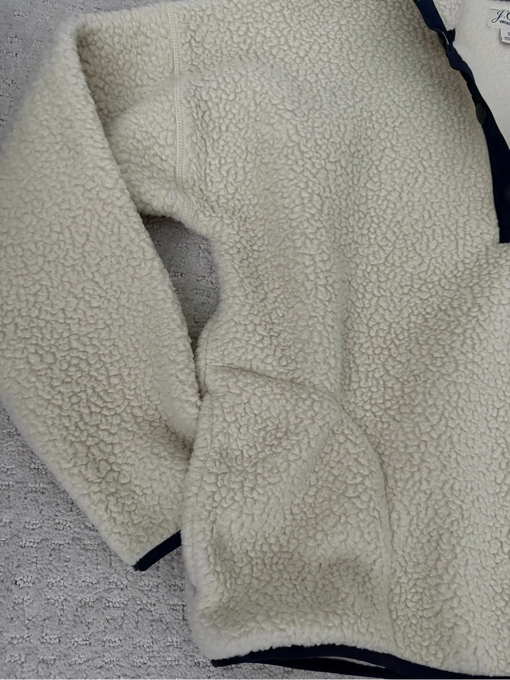 J. Crew Vintage Fleece Cream Pullover with Contrast‎ Navy Trim Preppy Classic